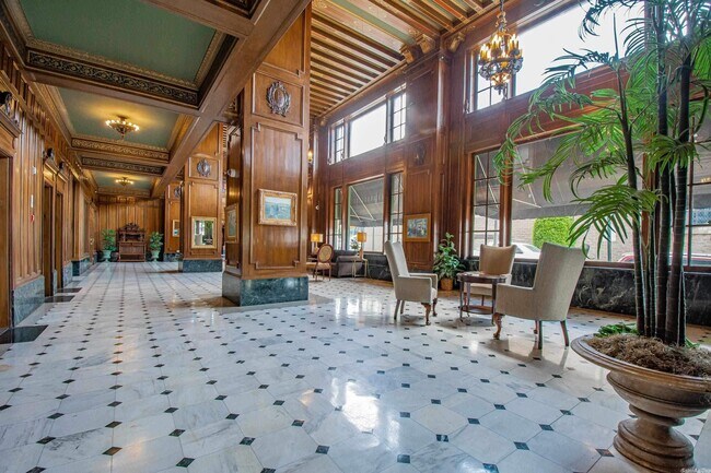 Foto del edificio - 523 S Louisiana St
