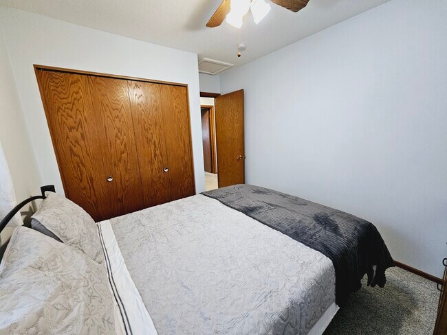 Foto del edificio - 1223 Charlton St