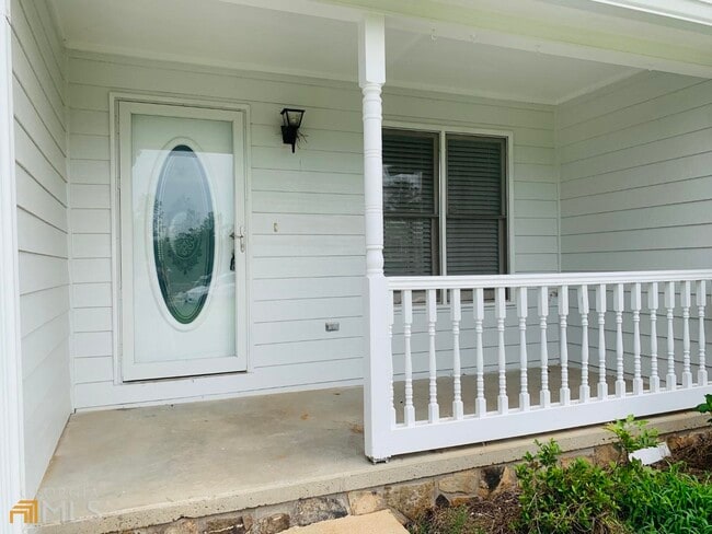 Building Photo - 61 Garden Hills Dr