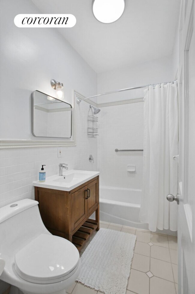 Building Photo - 133 Wyckoff St