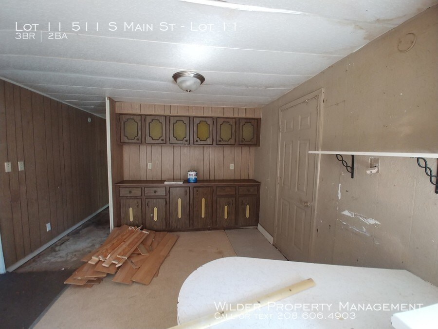 Building Photo - 511 S Main St
