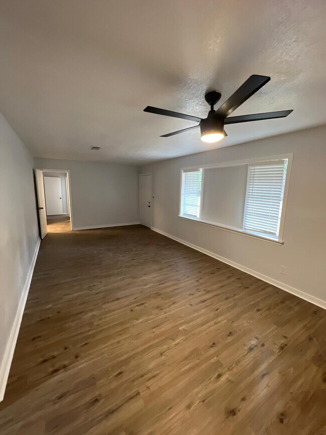 Foto del edificio - 314 McDowell Park Cir