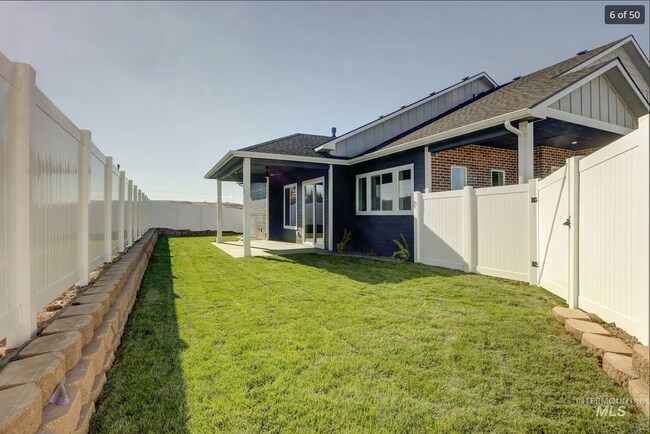 Foto del edificio - 2700 Bandon Dunes Ave