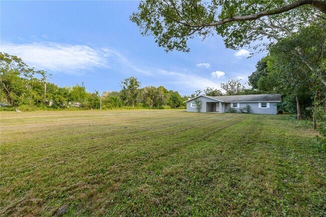 Foto del edificio - 495 Orange Ave