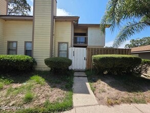 Building Photo - 1301 W Defender Ct