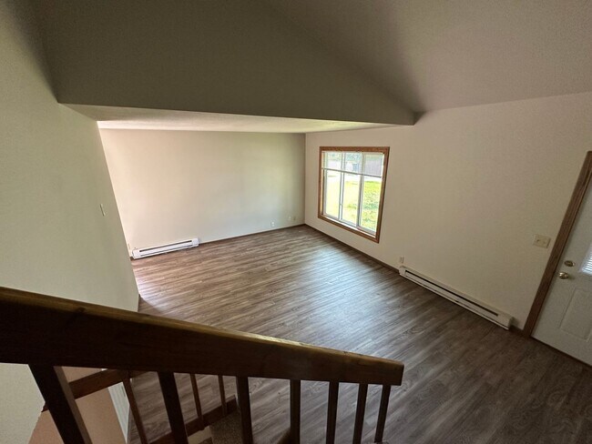 Foto del edificio - 3625-3627 Livingston Lane