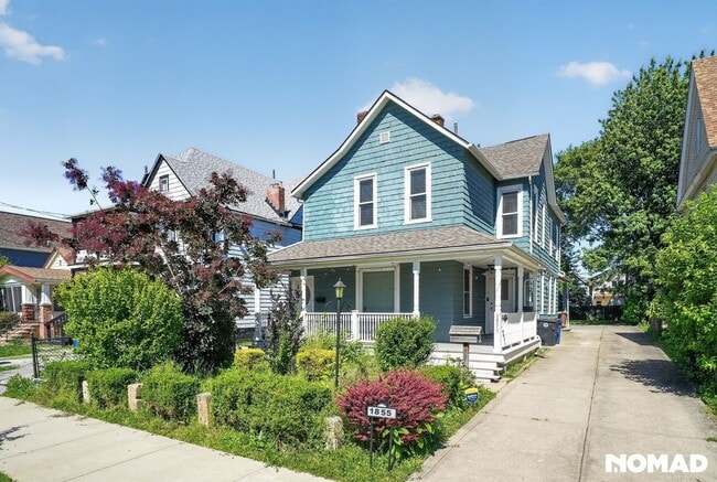 Building Photo - 1855 W 58th St