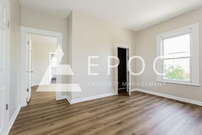 Foto del edificio - Beautiful 4 Bedroom, 1 Bathroom- Available...