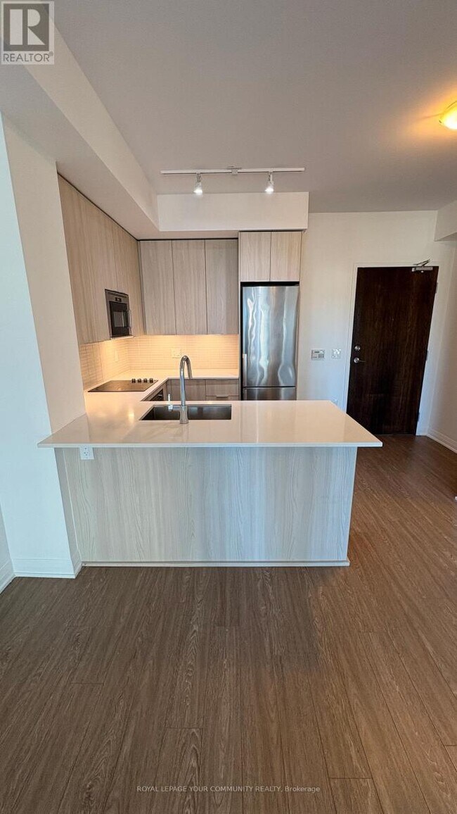 Photo du bâtiment - 99 Eagle Rock Way