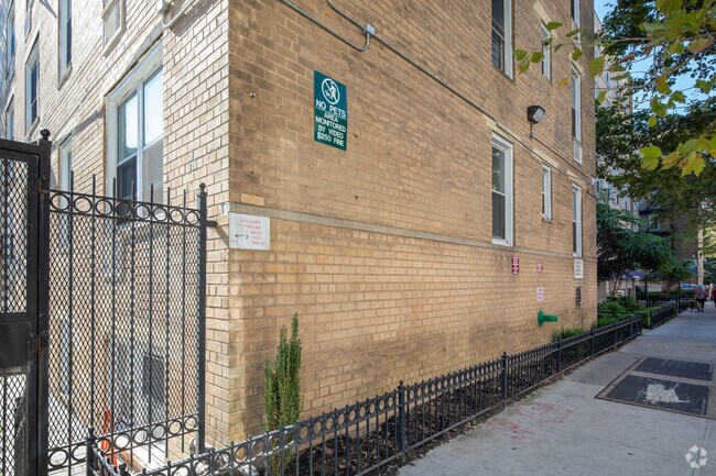 Building Photo - 142-20 Franklin Ave