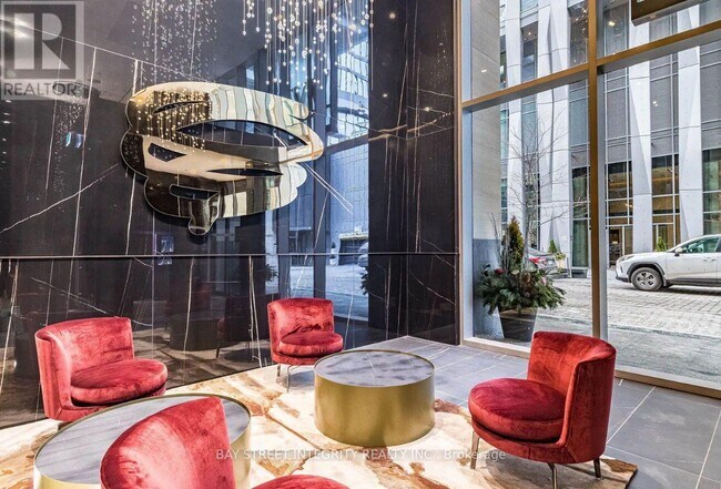 Building Photo - 11 Yorkville Ave