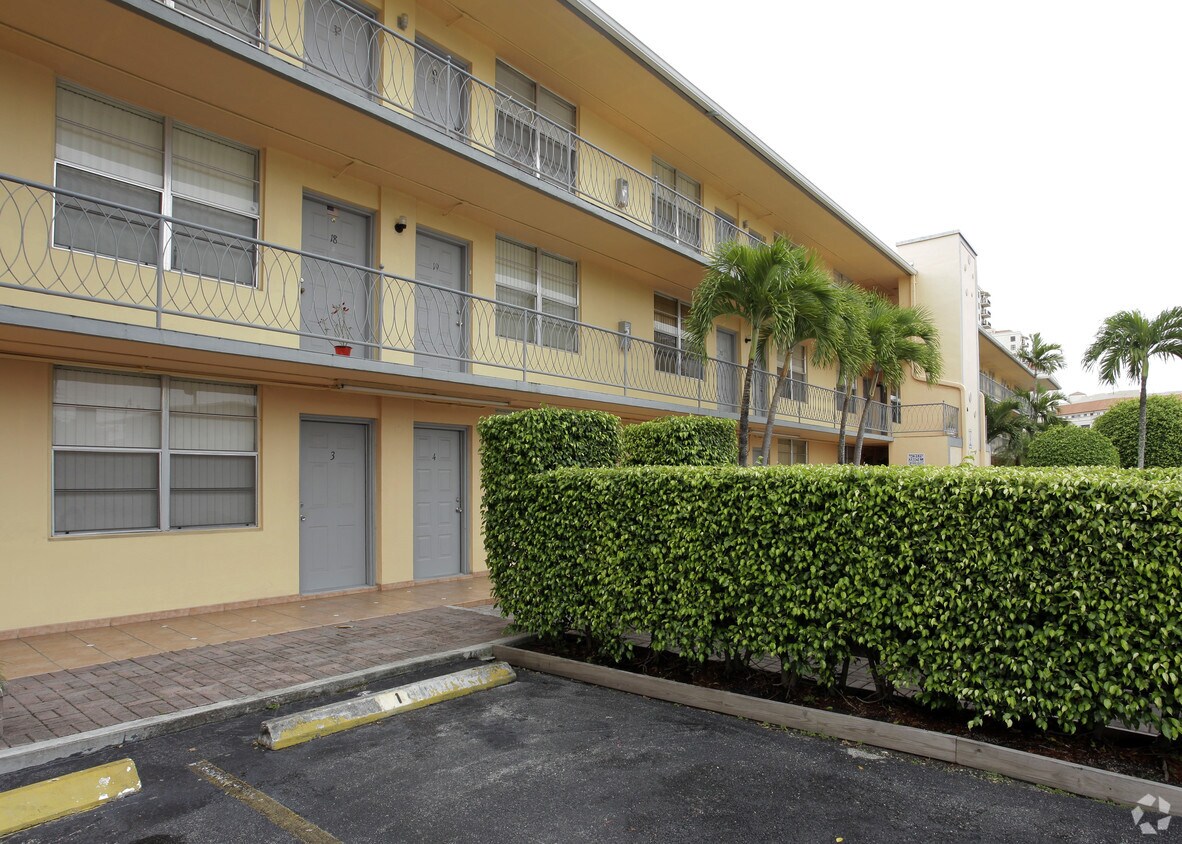 3636 el sudoeste de las calles 9 S - 3636 SW 9th St