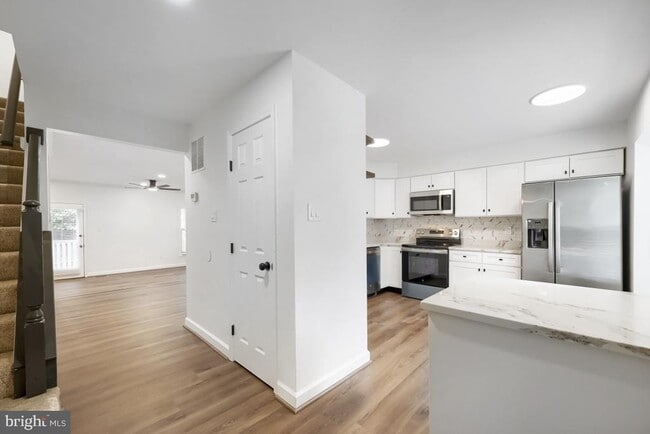 Building Photo - 8573 Black Star Cir