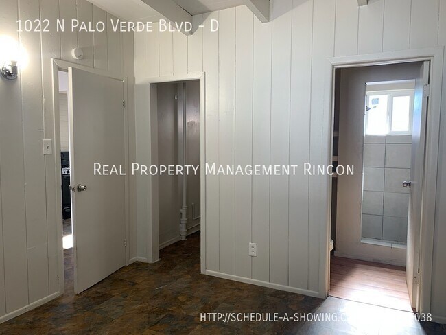 Foto del edificio - 1022 N Palo Verde Blvd