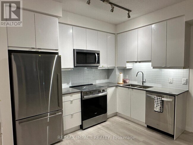 Photo du bâtiment - 3270 Sheppard Ave E