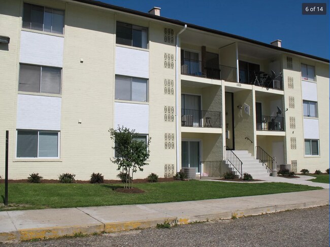 Building Photo - 1007 Marcy Ave