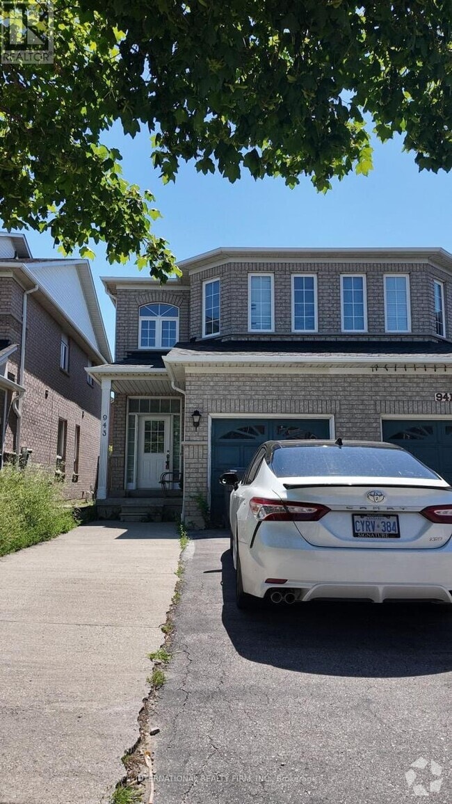 Building Photo - 943 Ledbury Crescent