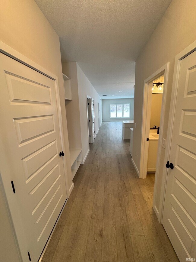 Foto del edificio - 1072 Emilee Ct