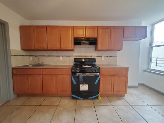 Unit 2F - 529 18th Ave