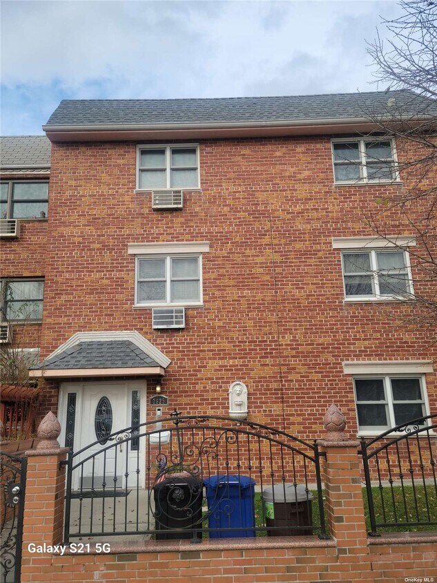 Primary Photo - 76-25 58th Rd