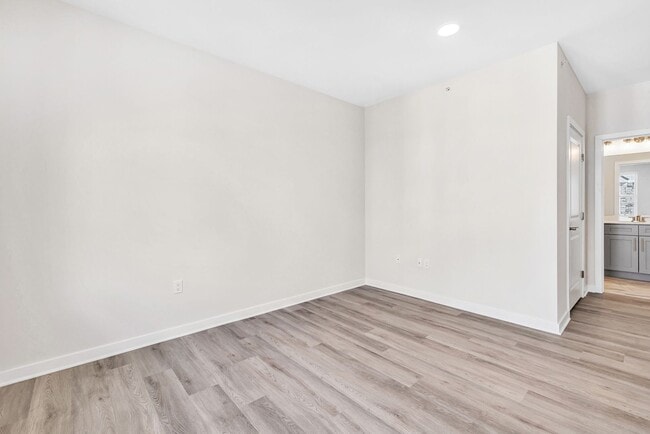 Interior Photo - Kinsley