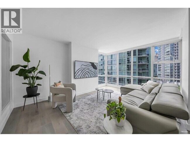 Photo du bâtiment - 1077 Marinaside Crescent