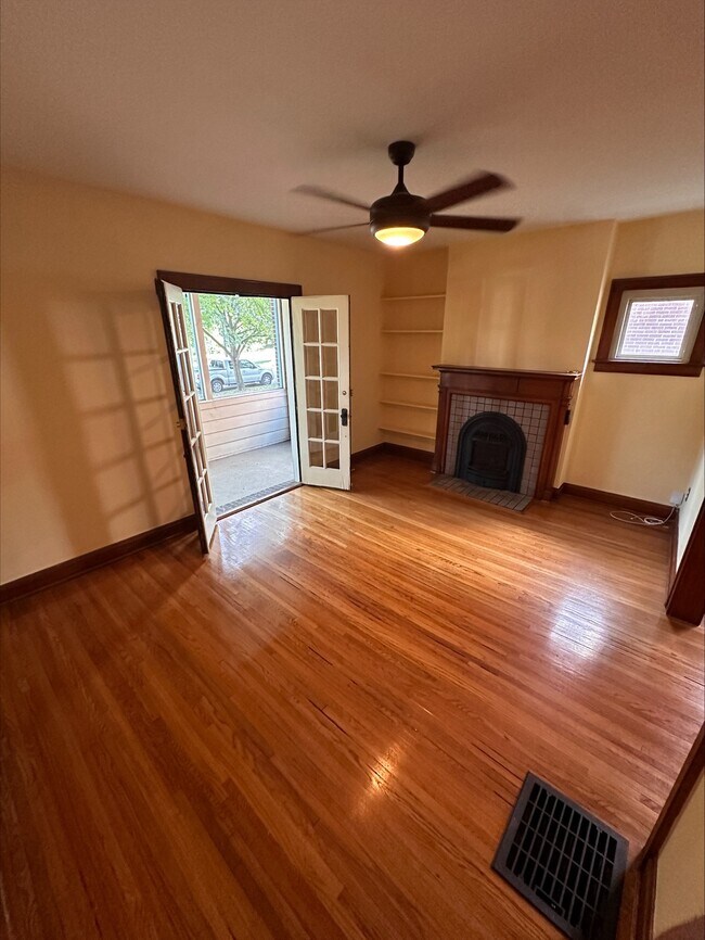 Foto del edificio - 1150 Northwest Blvd