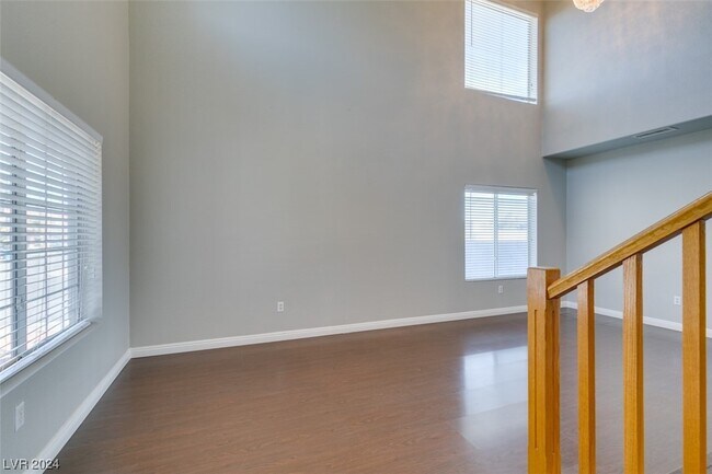 Building Photo - 5558 Aleman Dr
