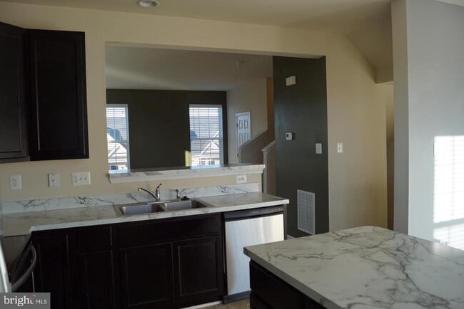 Building Photo - 3714 Oakley Ln
