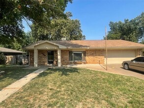 Building Photo - 1225 N Terrace Dr