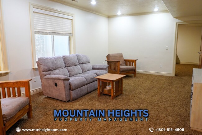 Foto del edificio - 1482 Maple Ave
