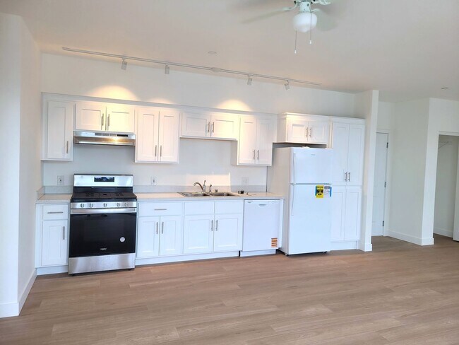Foto del edificio - Spacious and Updated 1 Bedroom - H street 2C