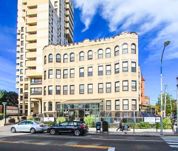 Building Photo - 77 Hancock St