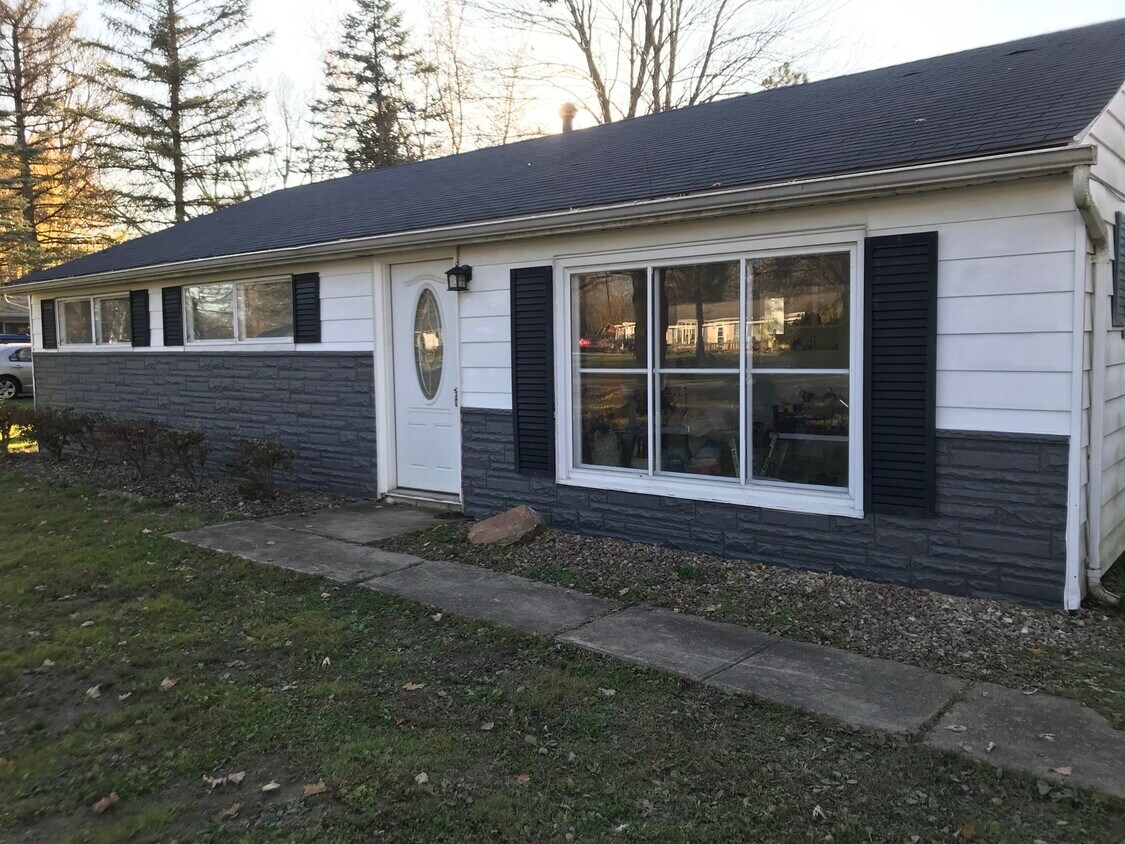 Primary Photo - 9237 Root Dr
