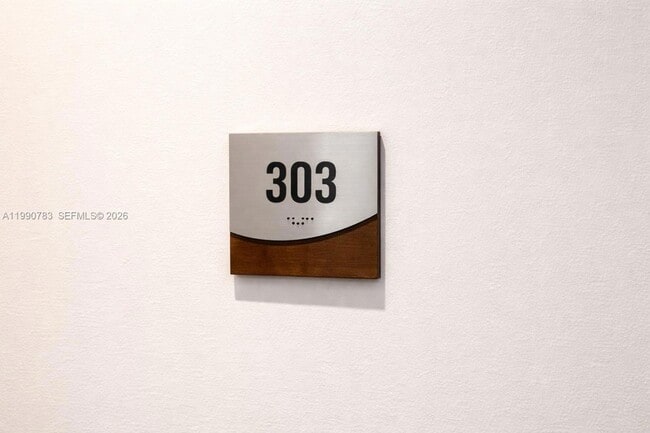 Building Photo - 1950 Fletcher St