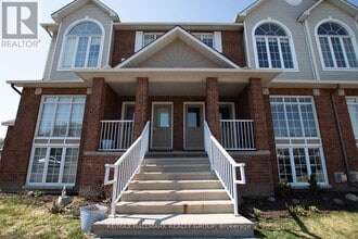 Building Photo - 16 Briston Private