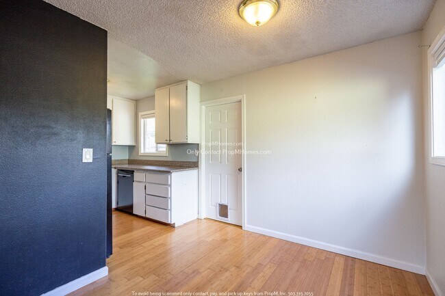 Foto del edificio - Charming Three Bedroom Home in Kenton! Hug...