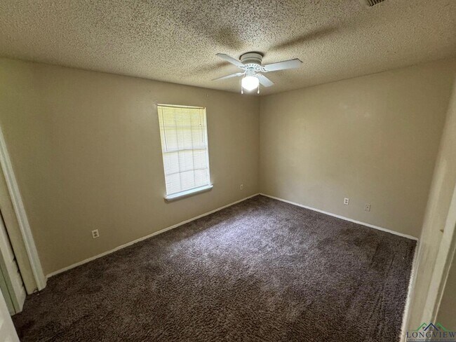 Building Photo - 603 Circle Drive