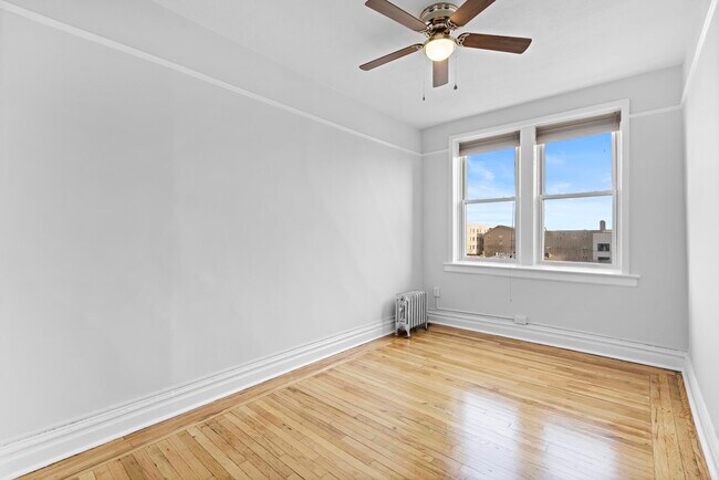 Building Photo - 6109 Monroe Pl