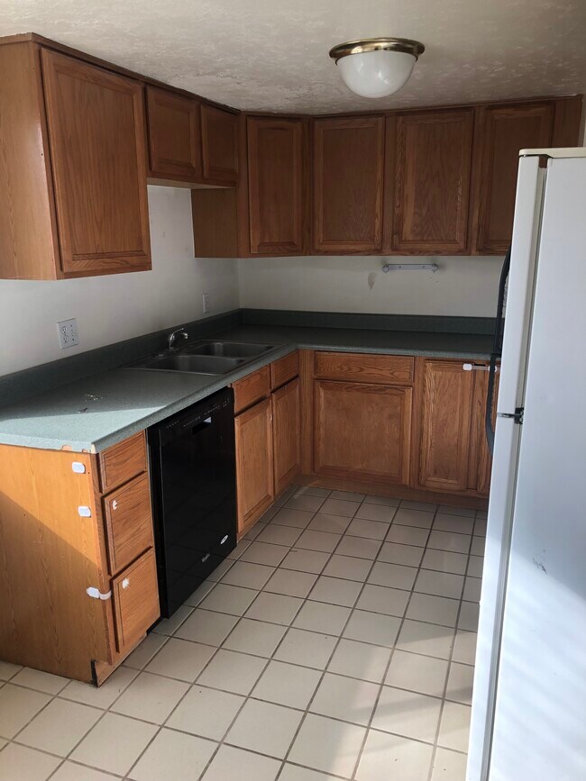 Building Photo - 4124 S Orchard Dr