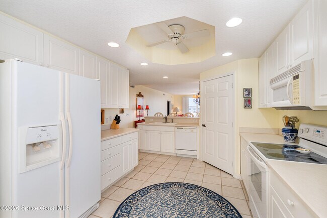 Foto del edificio - 8961 Lake Dr