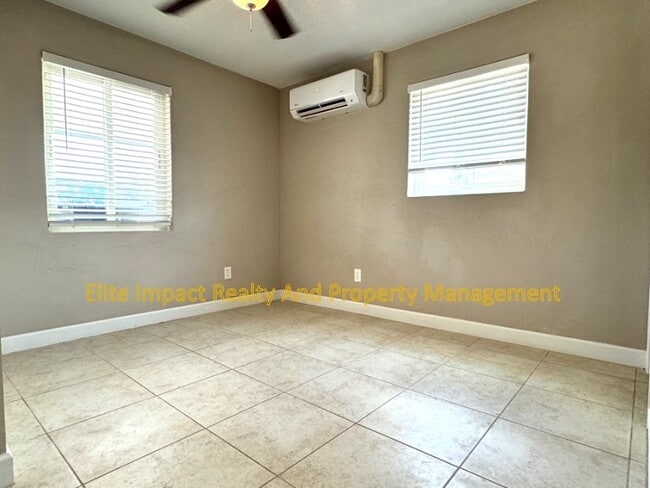 Building Photo - 2637 N Wilson Ave