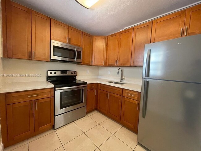 Foto del edificio - 15600 NW 7th Ave