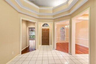 Building Photo - 6 Windfern Pl