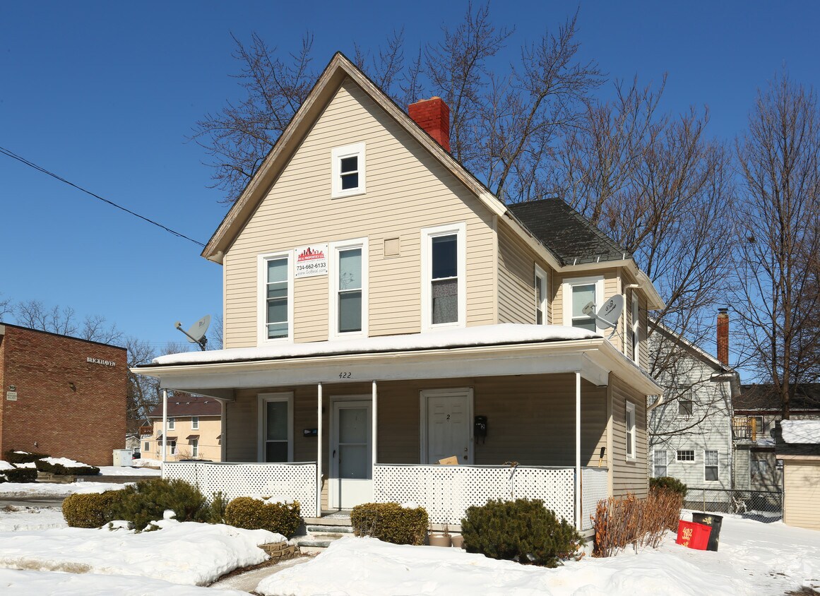 Primary Photo - 422 Washtenaw Ave