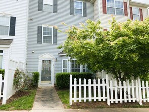 Building Photo - 3030 Barrymore St