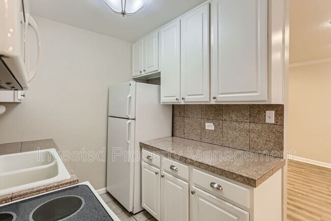 Foto del edificio - 1242 N Gaylord St