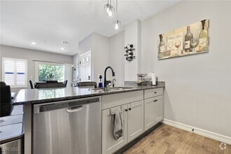 Building Photo - 4202 Lunar Cyn Ave