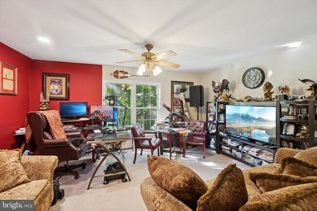 Foto del edificio - 14715 Jennifer Ct