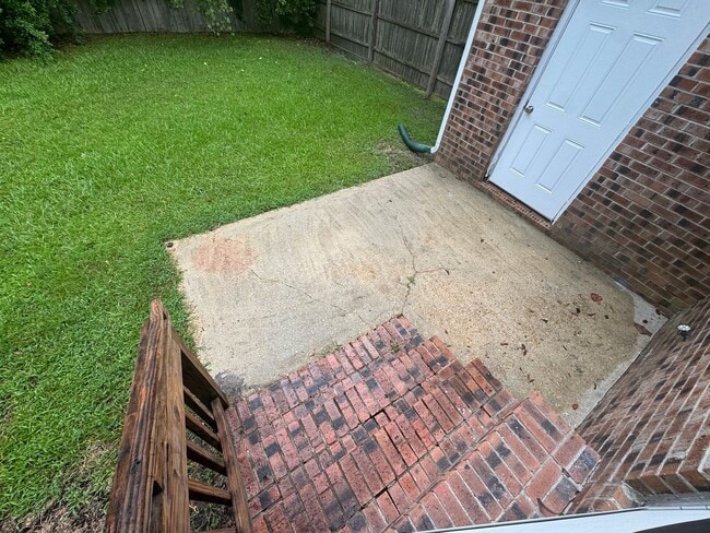 Building Photo - 3116 Plantation Dr
